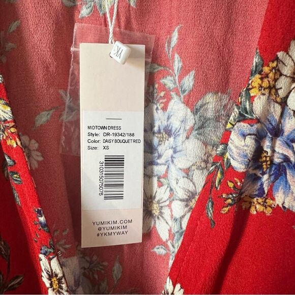 NWT Yumi Kim Red Love Wins Daisy Bouquet Red Floral Mini Wrap Dress Size XS - Picture 9 of 10